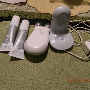 Nuface  Facial device